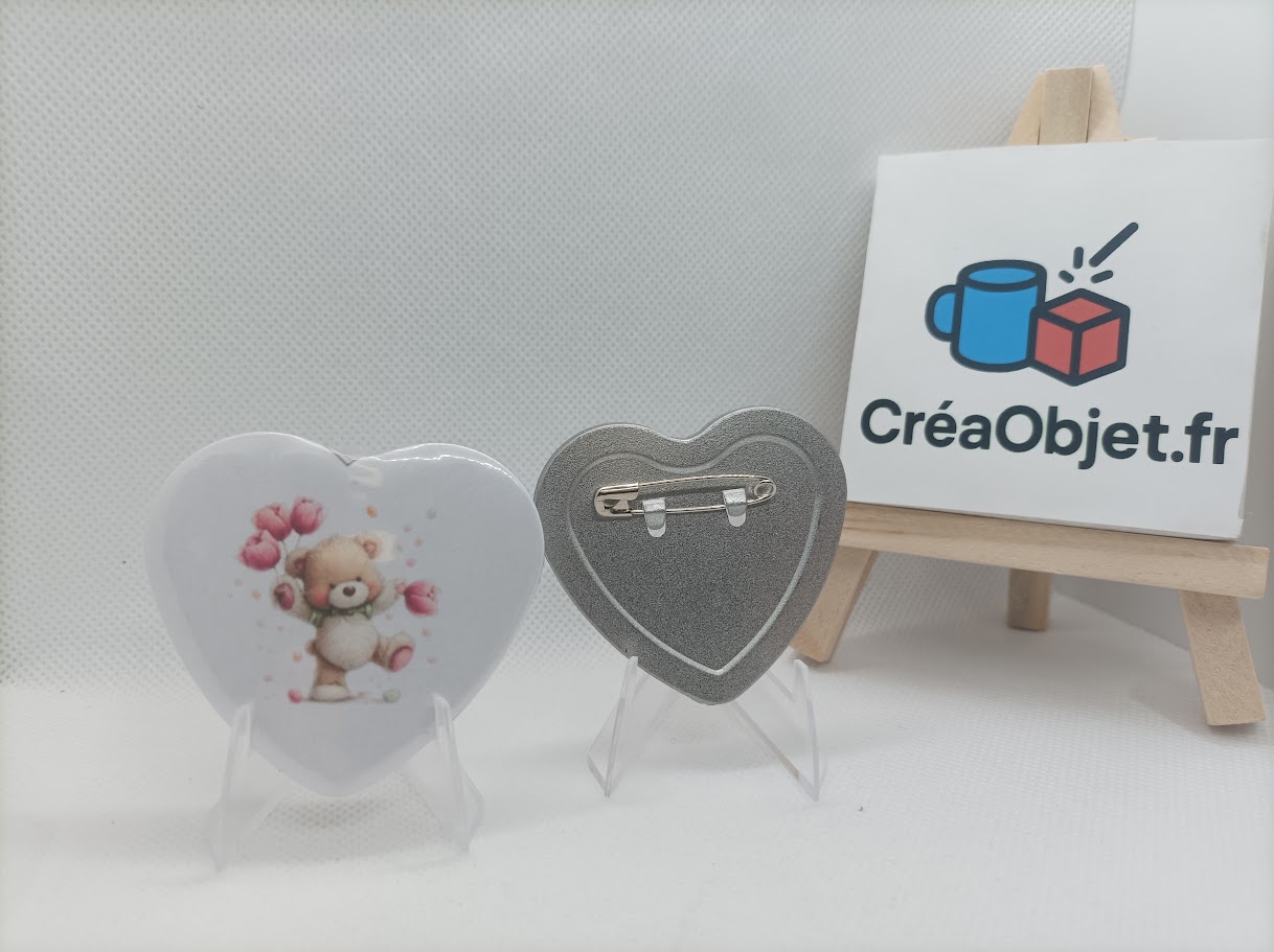 🪶 Épinglette Personnalisable – Forme de Cœur (Ø 54 × 51 mm)
