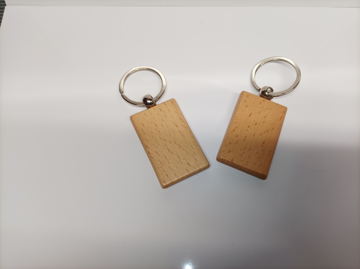 Lot de 10 porte-clés en bois personnalisés – Forme rectangulaire